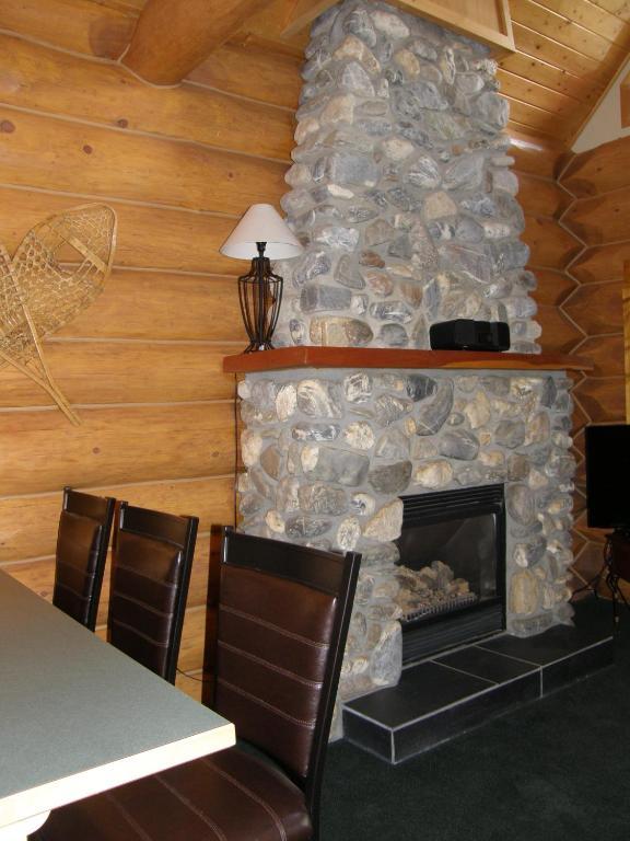 Yoho Chalets Βίλα Golden Δωμάτιο φωτογραφία